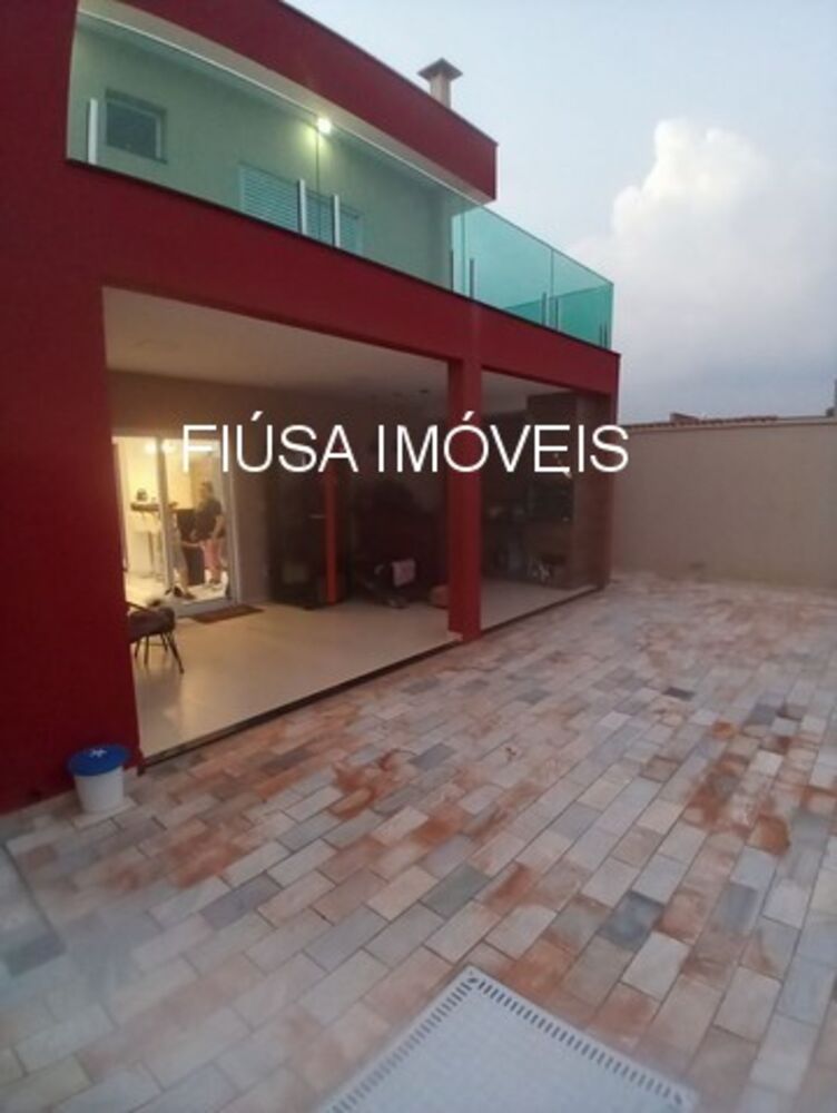 Casa à venda com 3 quartos - Foto 1