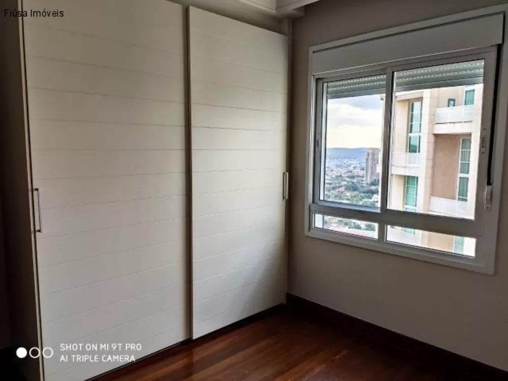 Apartamento à venda com 3 quartos, 240m² - Foto 4