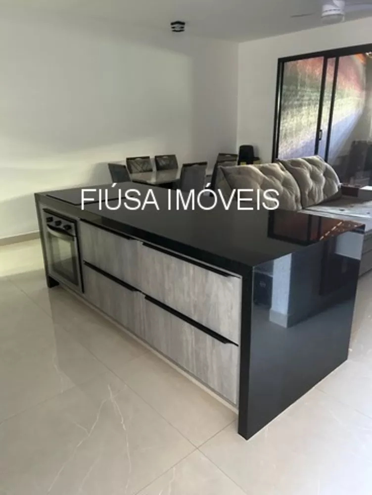 Casa à venda com 3 quartos, 162m² - Foto 1