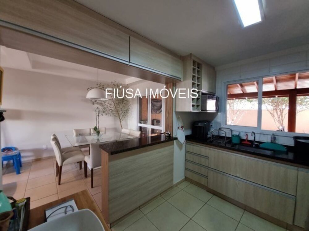 Casa à venda com 3 quartos - Foto 2