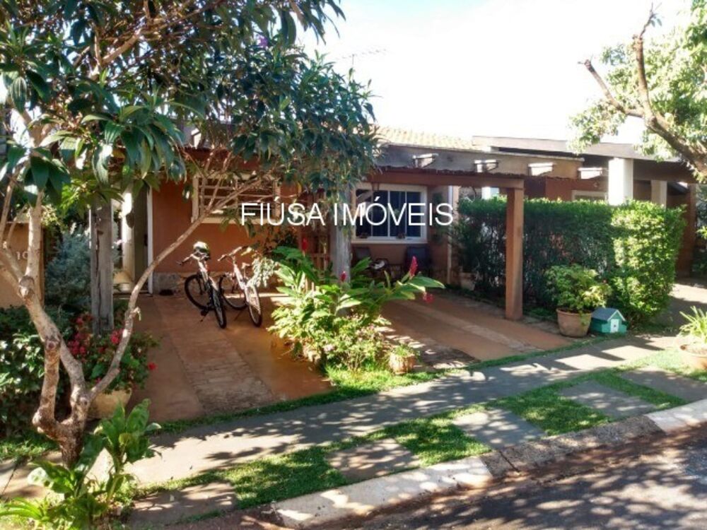 Casa à venda com 3 quartos - Foto 1