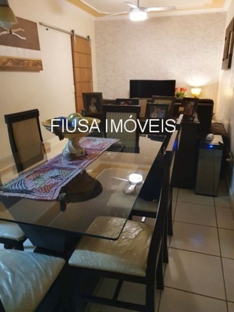 Casa à venda com 4 quartos - Foto 1