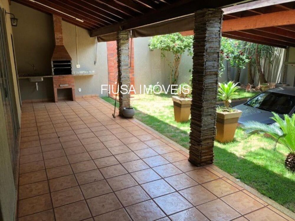 Casa, 4 quartos, 312 m² - Foto 1