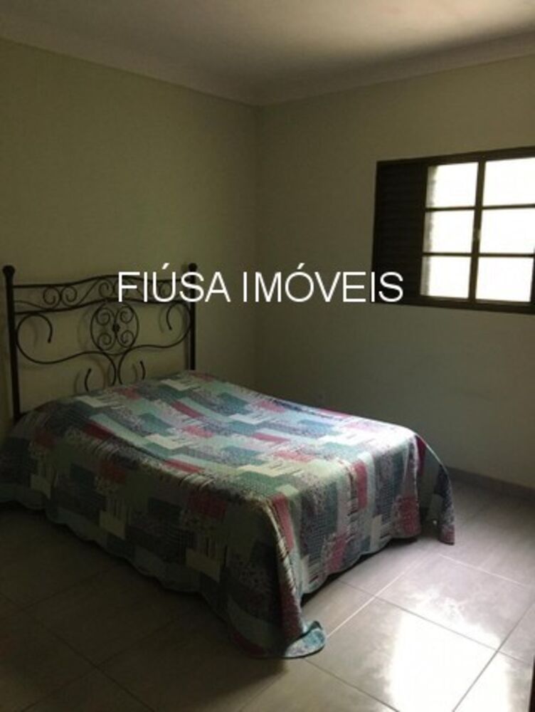 Casa à venda com 2 quartos, 200m² - Foto 3
