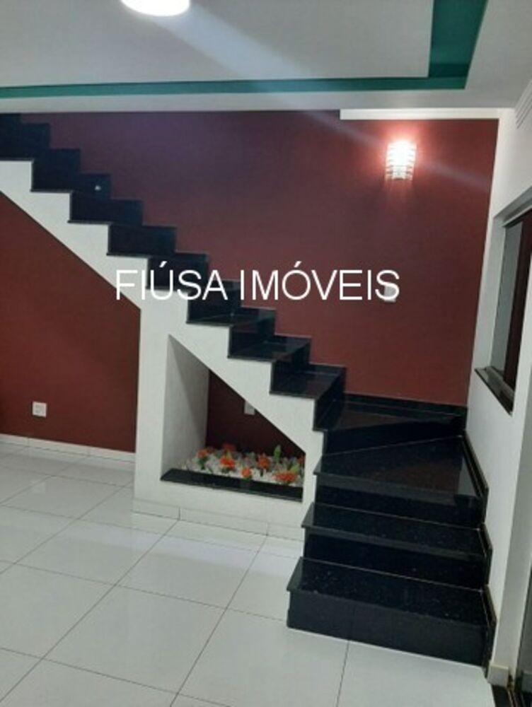 Casa à venda com 4 quartos - Foto 2
