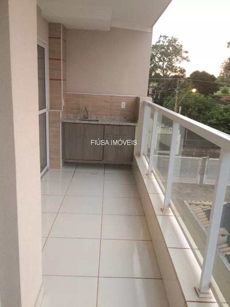 Apartamento à venda com 2 quartos, 70m² - Foto 2