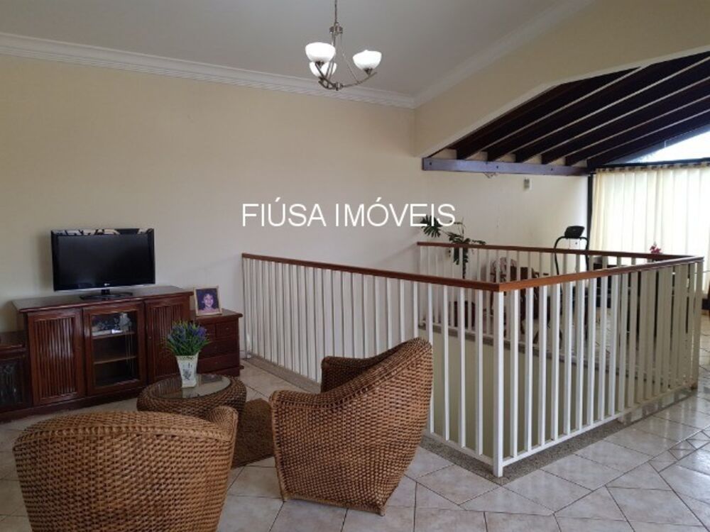 Casa à venda com 4 quartos - Foto 2