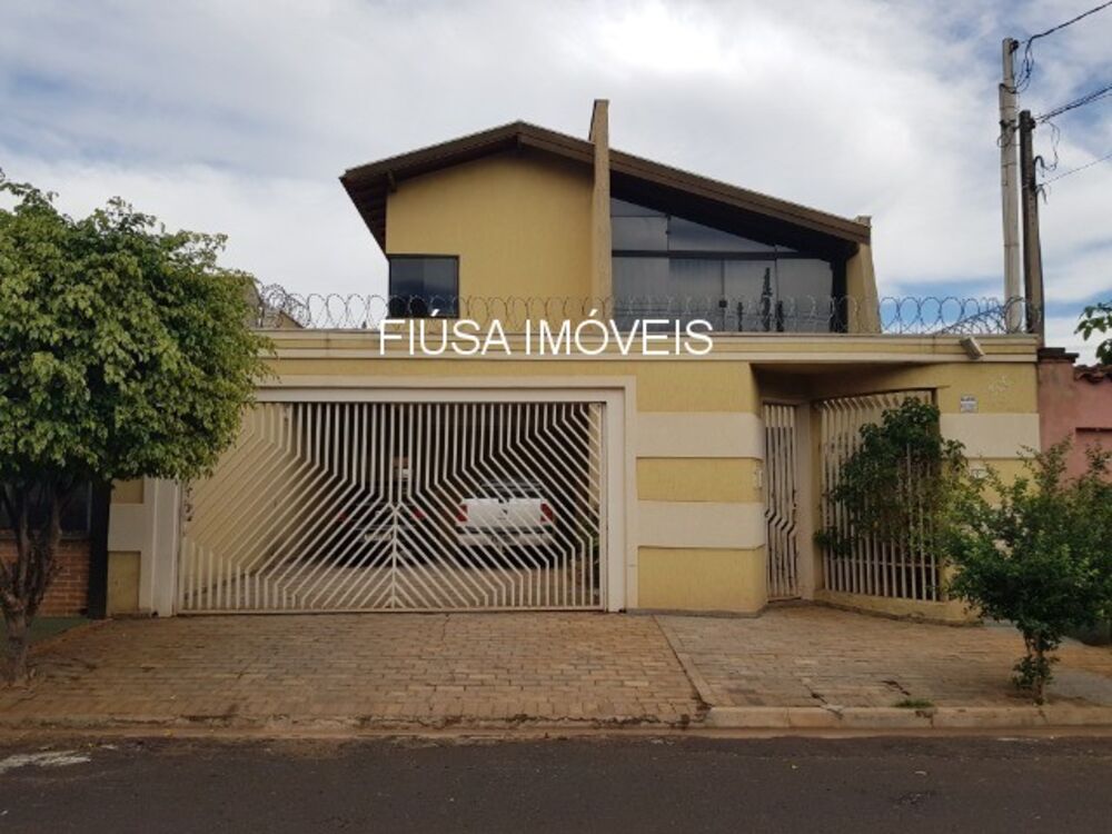 Casa à venda com 4 quartos - Foto 1