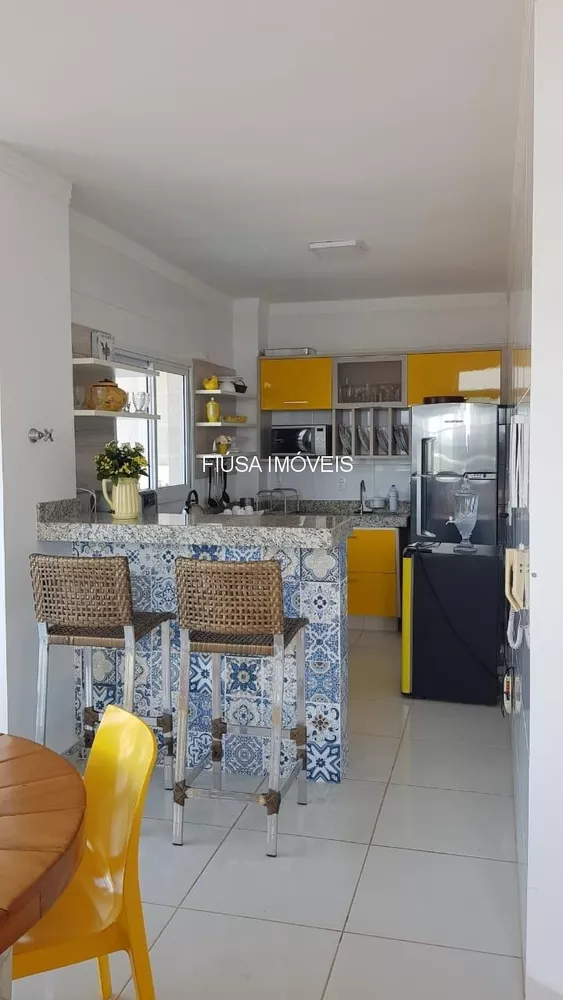 Apartamento à venda com 3 quartos, 145m² - Foto 4