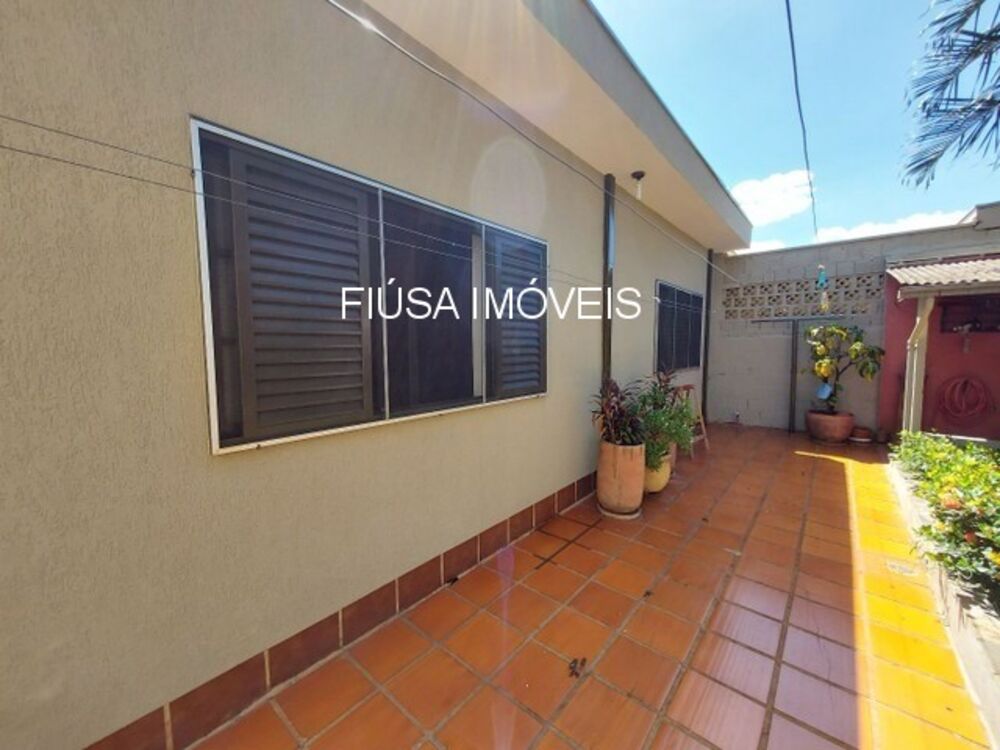Casa à venda com 4 quartos - Foto 3