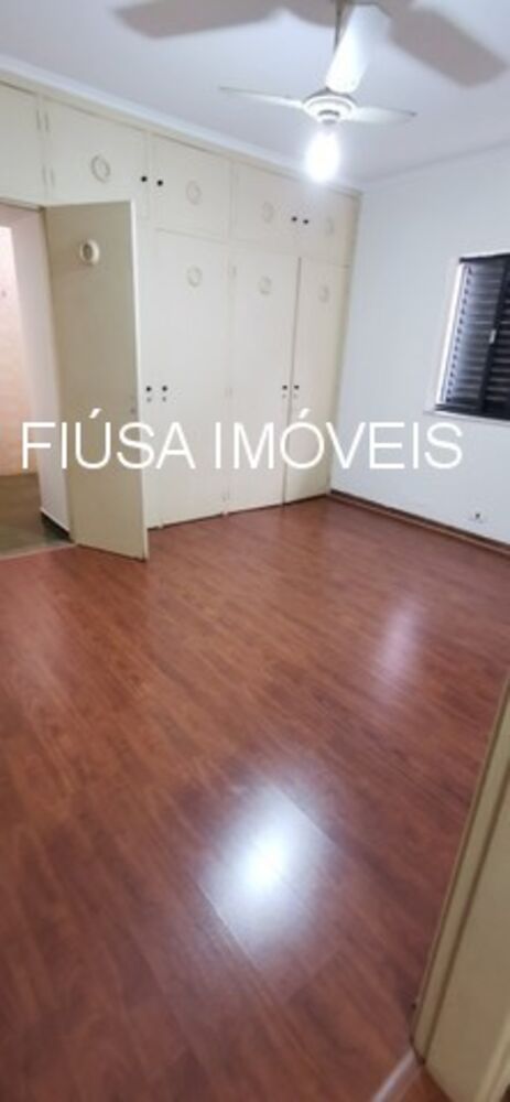 Casa à venda com 3 quartos, 400m² - Foto 2