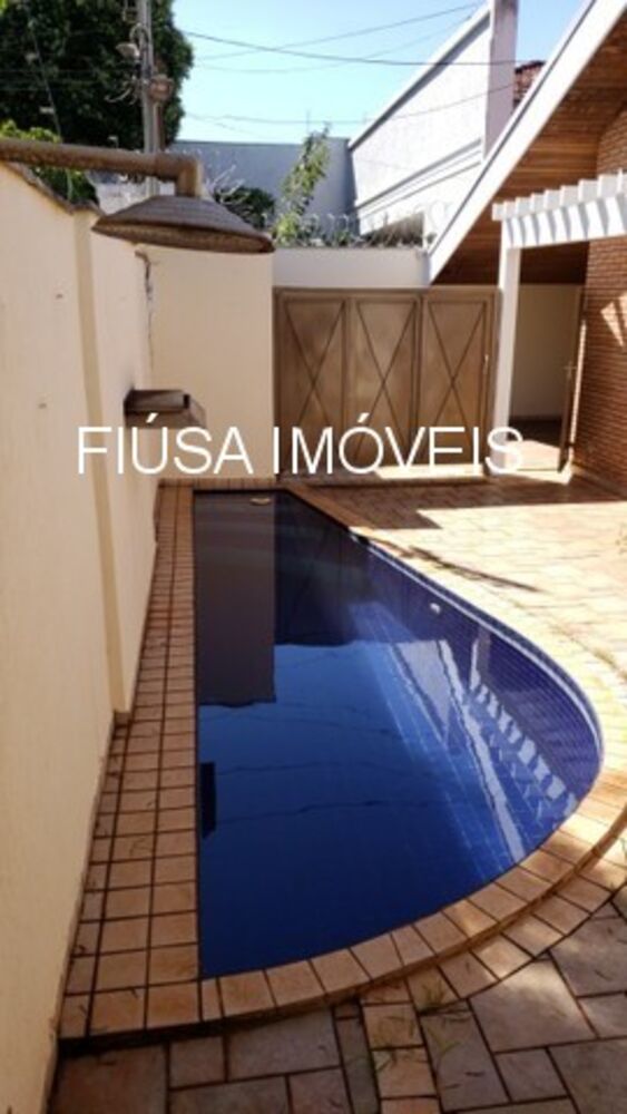 Casa à venda com 3 quartos, 400m² - Foto 3