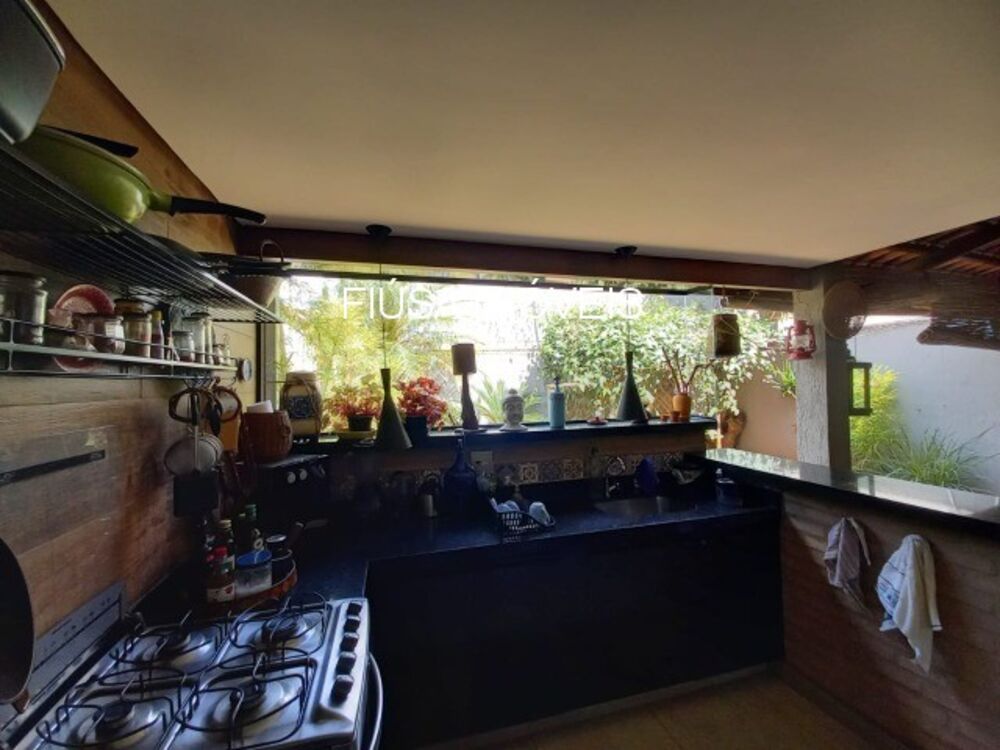 Casa à venda com 3 quartos - Foto 1