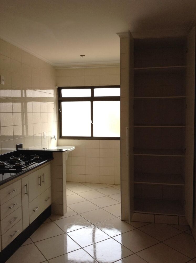 Apartamento à venda com 3 quartos, 98m² - Foto 11