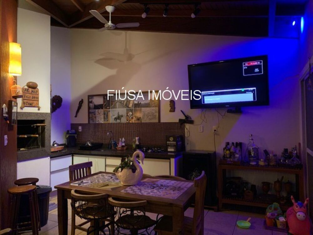 Casa à venda com 2 quartos, 169m² - Foto 3