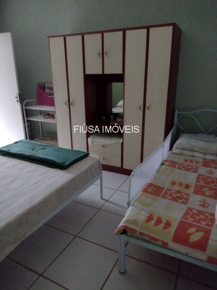 Casa à venda com 3 quartos - Foto 1