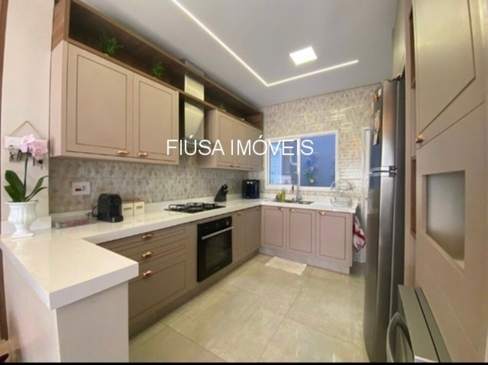 Casa à venda com 4 quartos - Foto 1