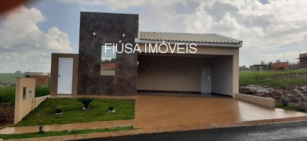 Casa à venda com 3 quartos - Foto 1
