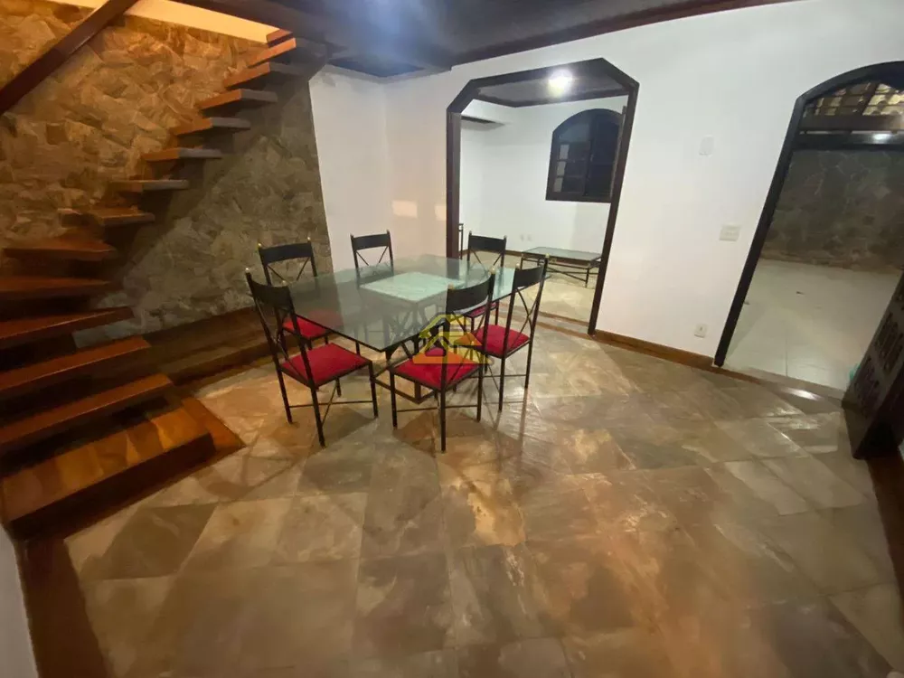 Casa, 5 quartos, 273 m² - Foto 2