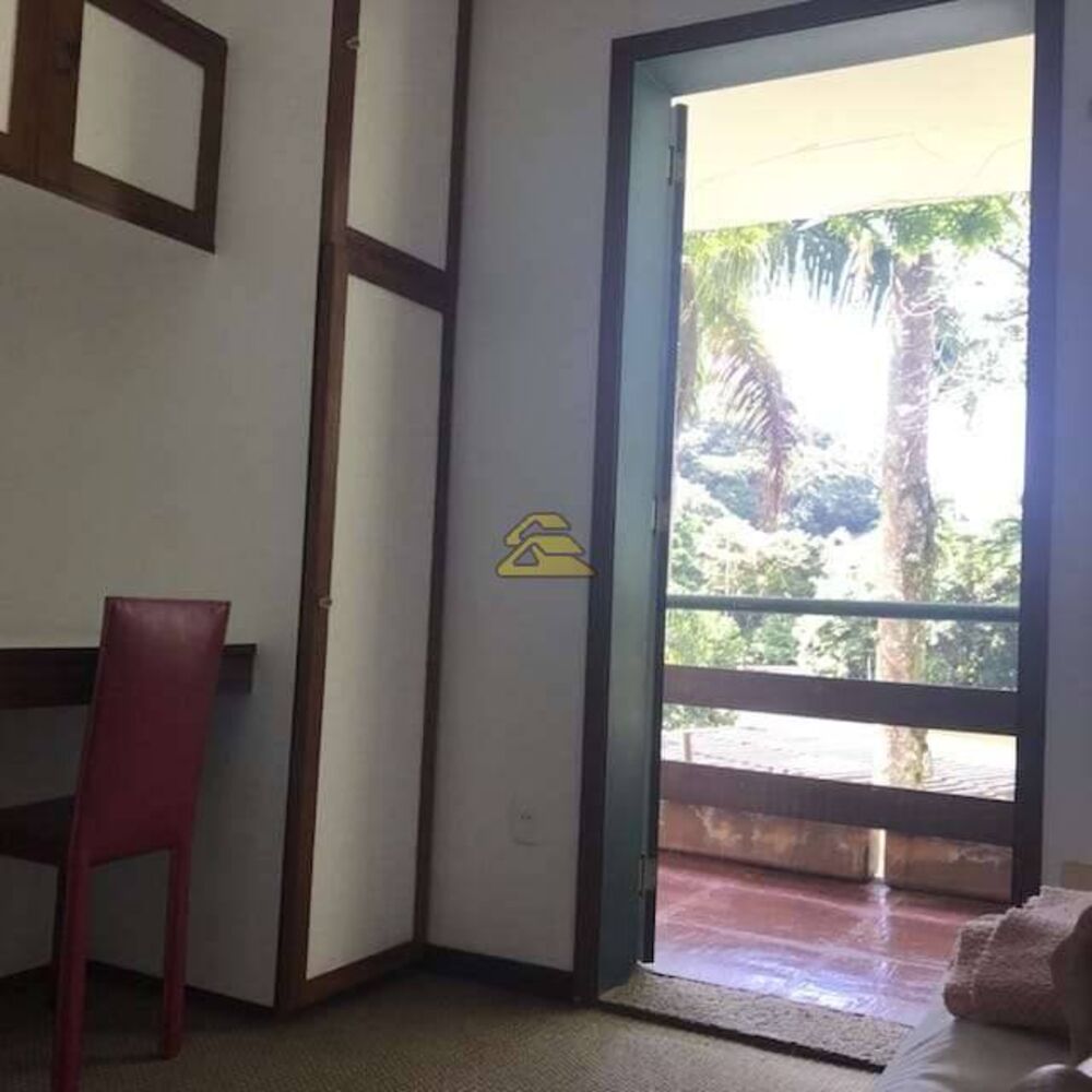 Casa à venda com 3 quartos, 276m² - Foto 2