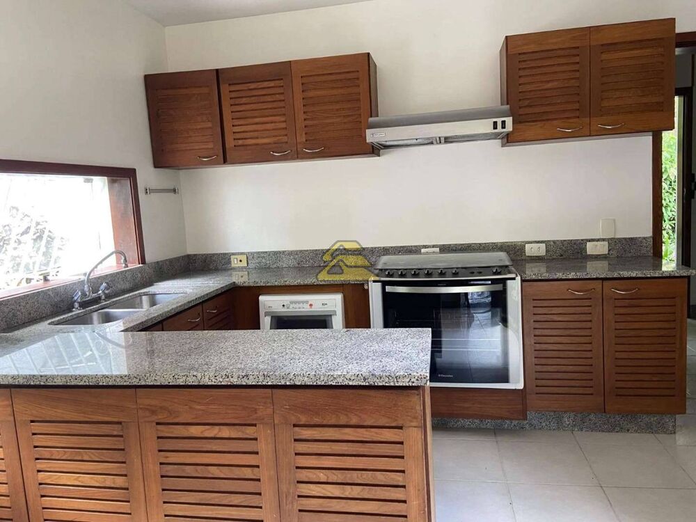 Casa à venda com 3 quartos, 276m² - Foto 6