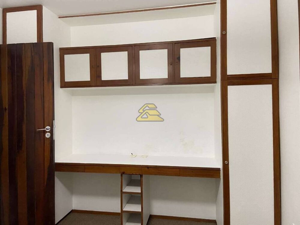 Casa à venda com 3 quartos, 276m² - Foto 3