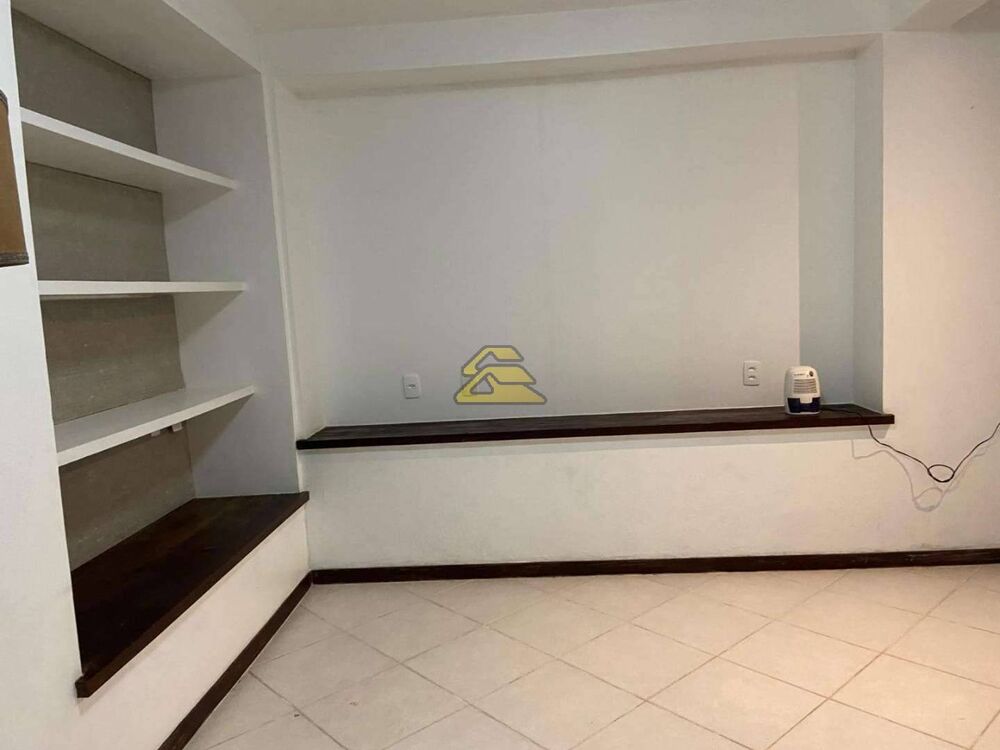 Casa à venda com 3 quartos, 276m² - Foto 4