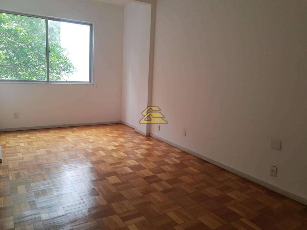 Apartamento à venda com 3 quartos, 206m² - Foto 4