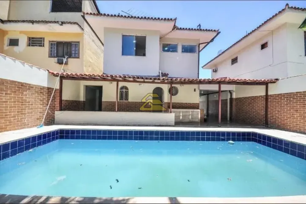 Casa, 4 quartos, 225 m² - Foto 2