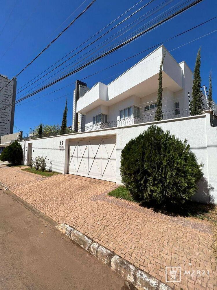 Sobrado à venda com 3 quartos, 400m² - Foto 1