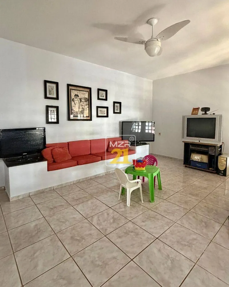 Casa, 3 quartos, 255 m² - Foto 2