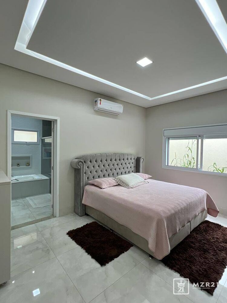 Casa de Condomínio à venda com 4 quartos, 235m² - Foto 4