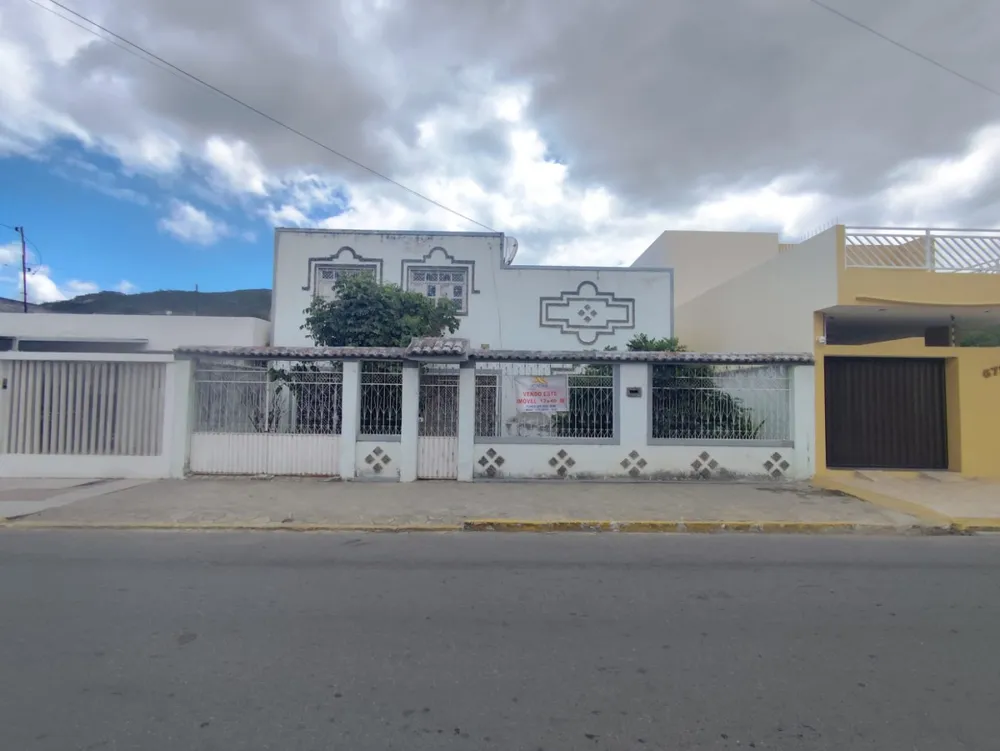 Casa, 4 quartos, 236 m² - Foto 2