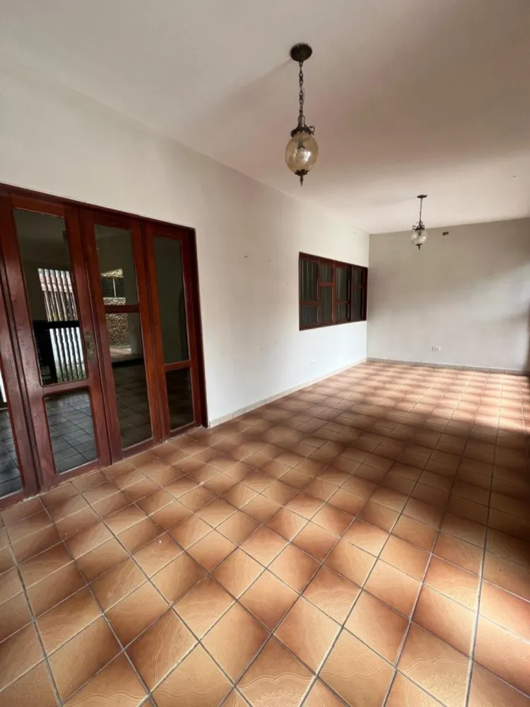Casa, 3 quartos, 226 m² - Foto 2