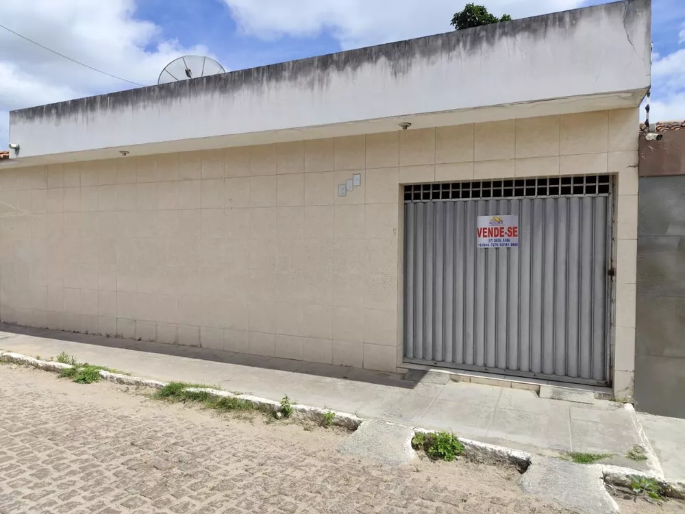 Casa à venda com 2 quartos, 300m² - Foto 2