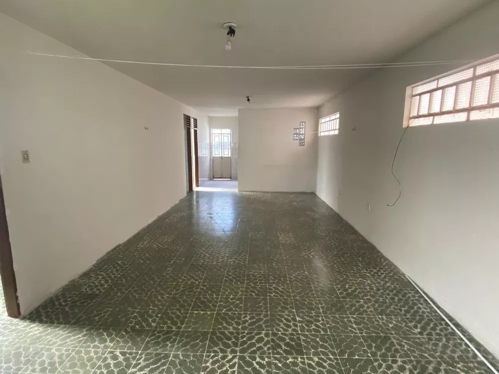 Casa para alugar com 3 quartos, 200m² - Foto 4