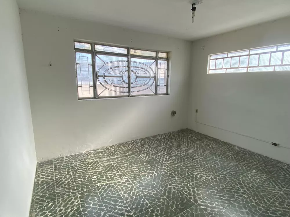 Casa para alugar com 3 quartos, 200m² - Foto 5