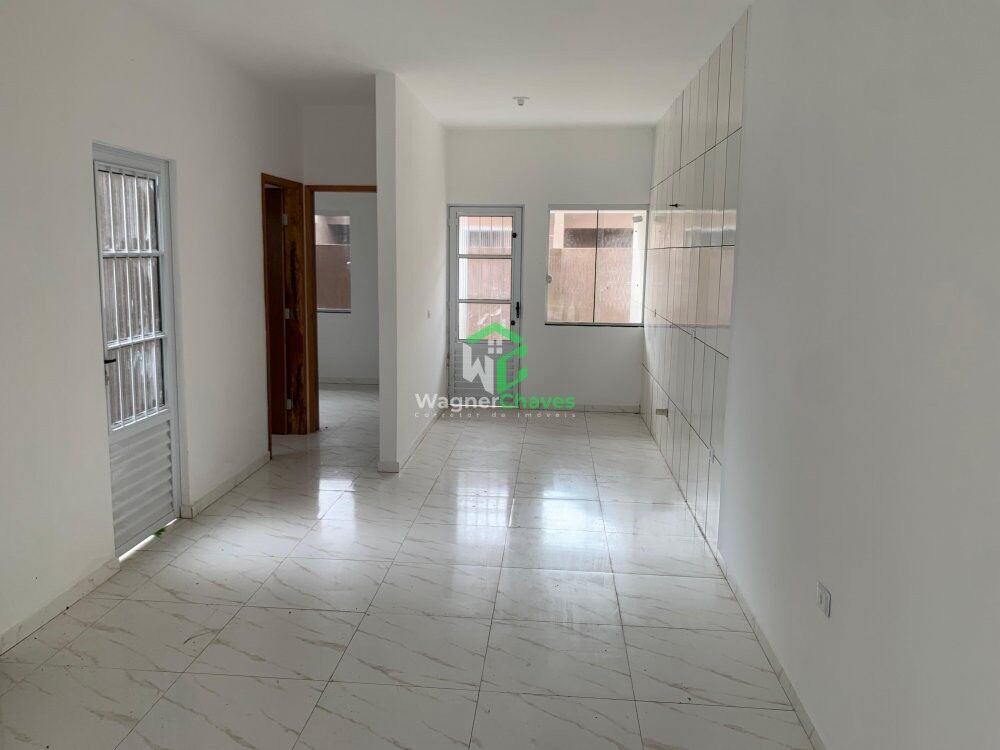 Casa à venda com 3 quartos, 70m² - Foto 1