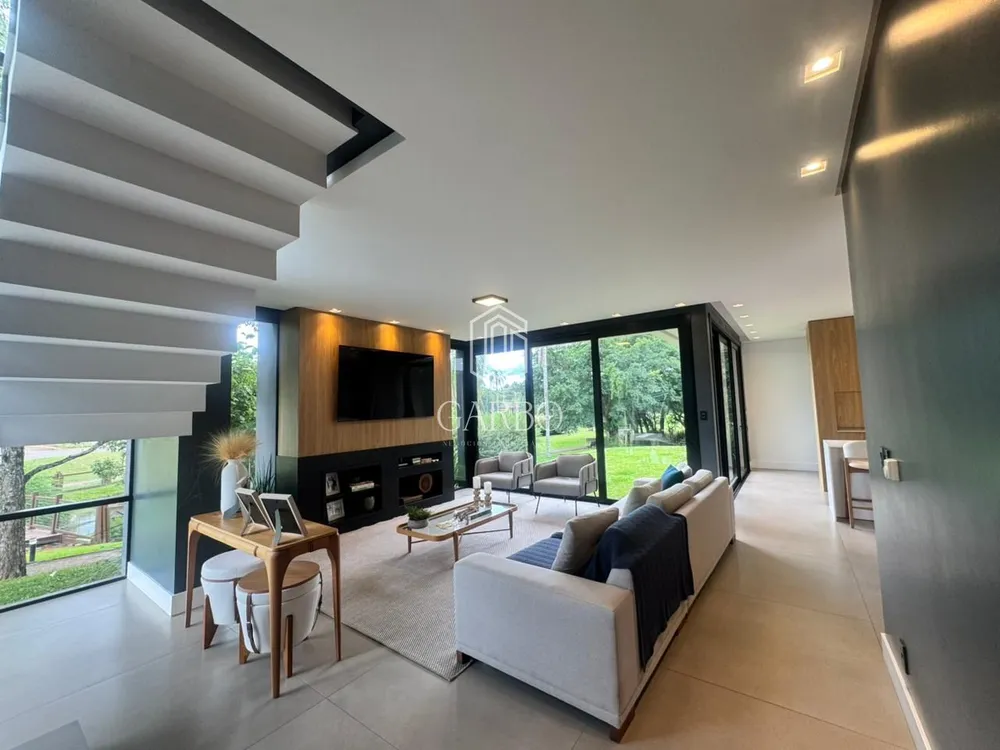 Casa, 3 quartos, 240 m² - Foto 2