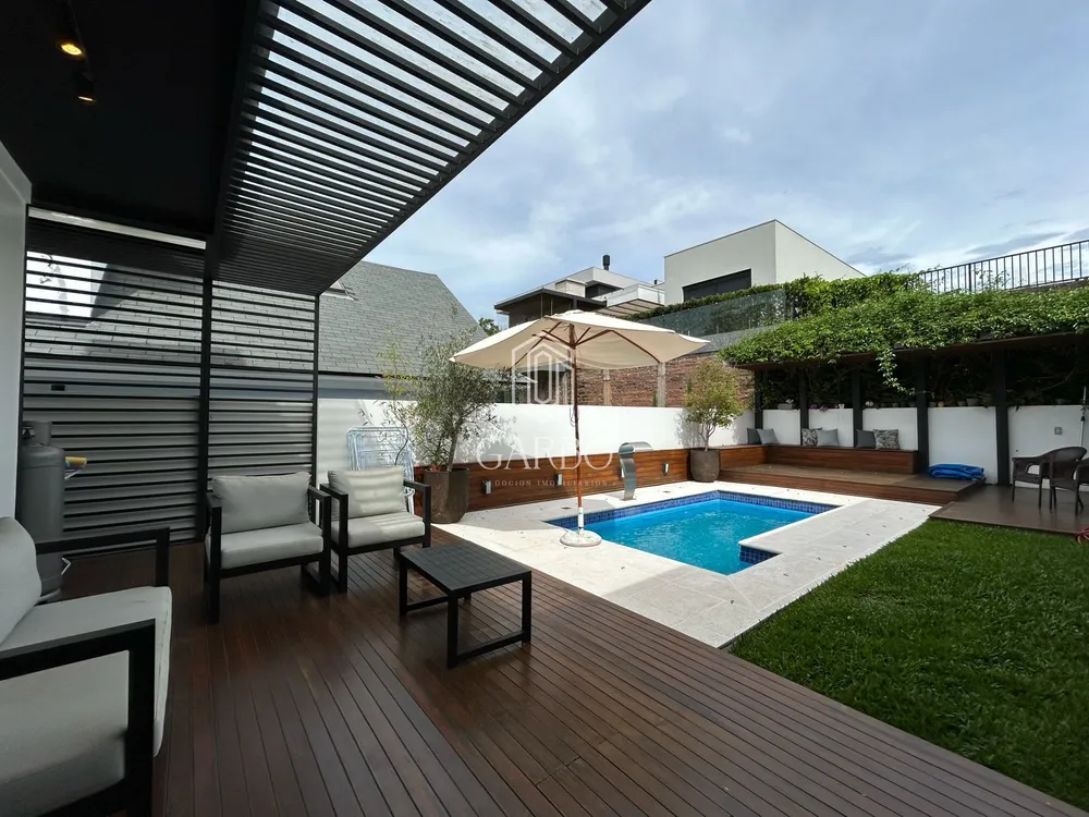 Casa, 3 quartos, 248 m² - Foto 1