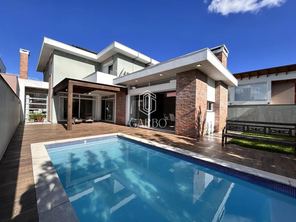 Casa, 3 quartos, 240 m² - Foto 1