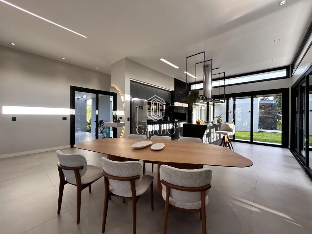 Casa, 3 quartos, 212 m² - Foto 3