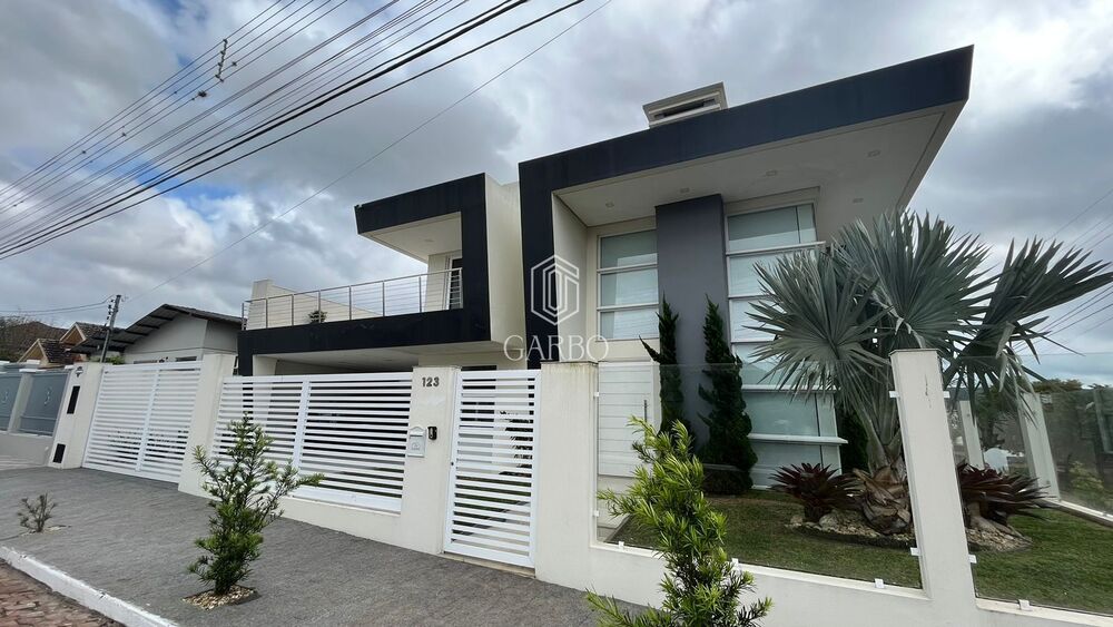 Casa, 3 quartos, 279 m² - Foto 1