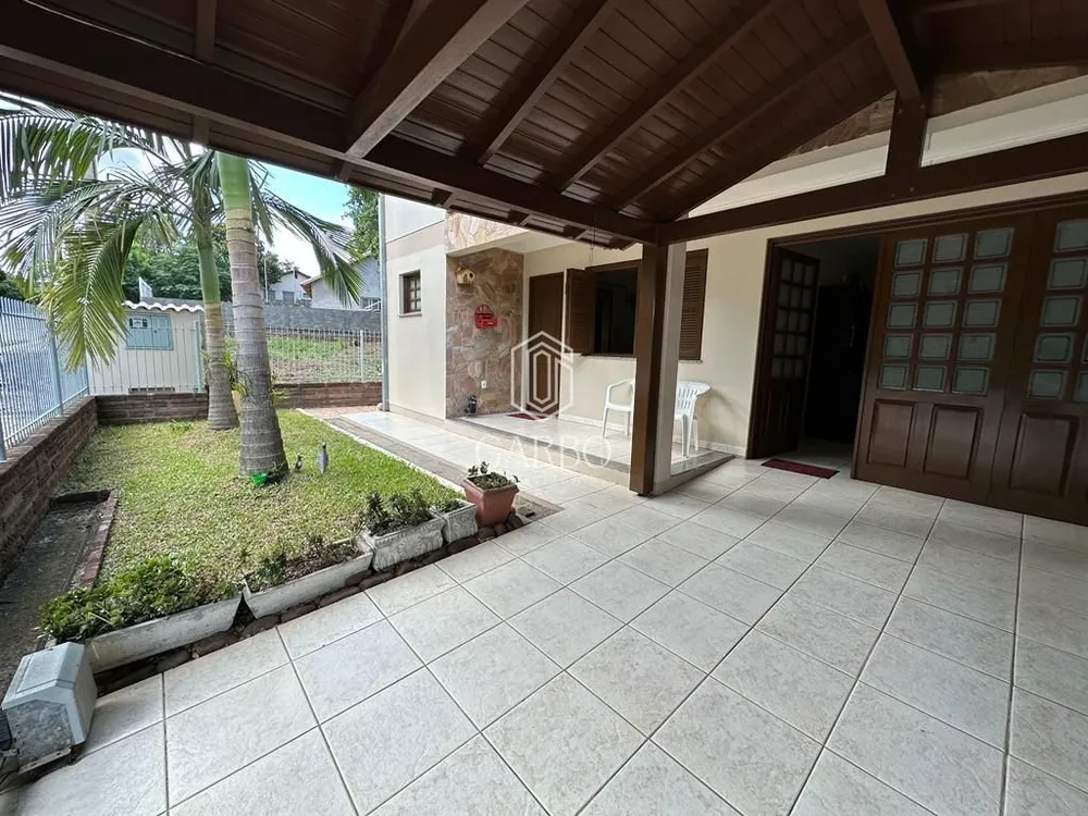 Casa, 3 quartos, 256 m² - Foto 1