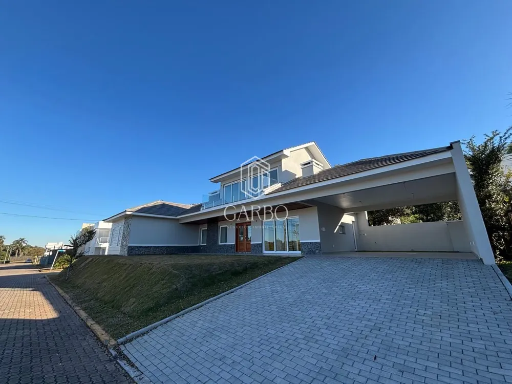 Casa, 3 quartos, 236 m² - Foto 1