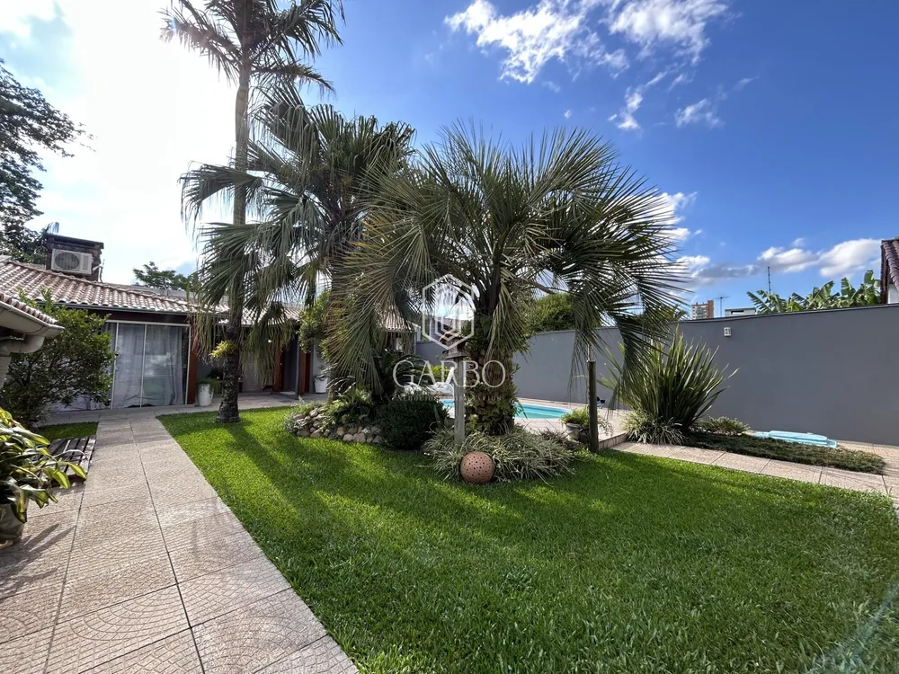 Casa, 4 quartos, 207 m² - Foto 2