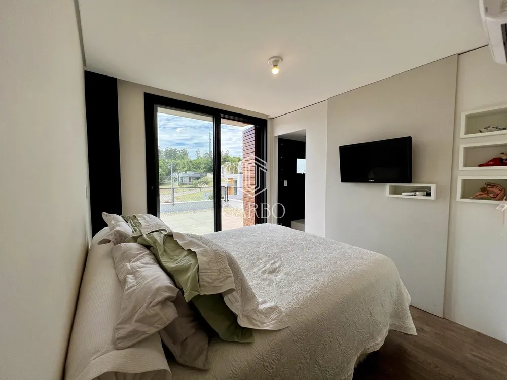 Casa, 3 quartos, 242 m² - Foto 3
