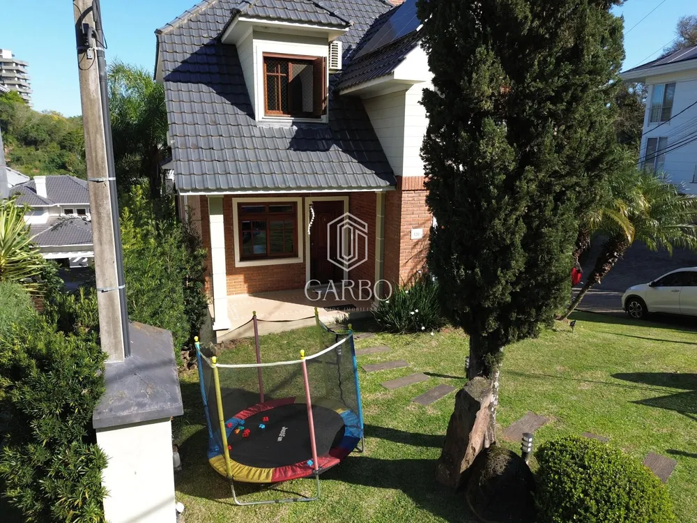 Casa, 3 quartos, 215 m² - Foto 1