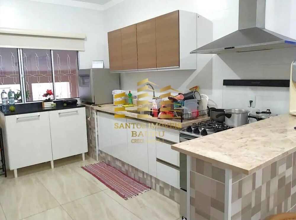 Casa à venda com 3 quartos, 256m² - Foto 1