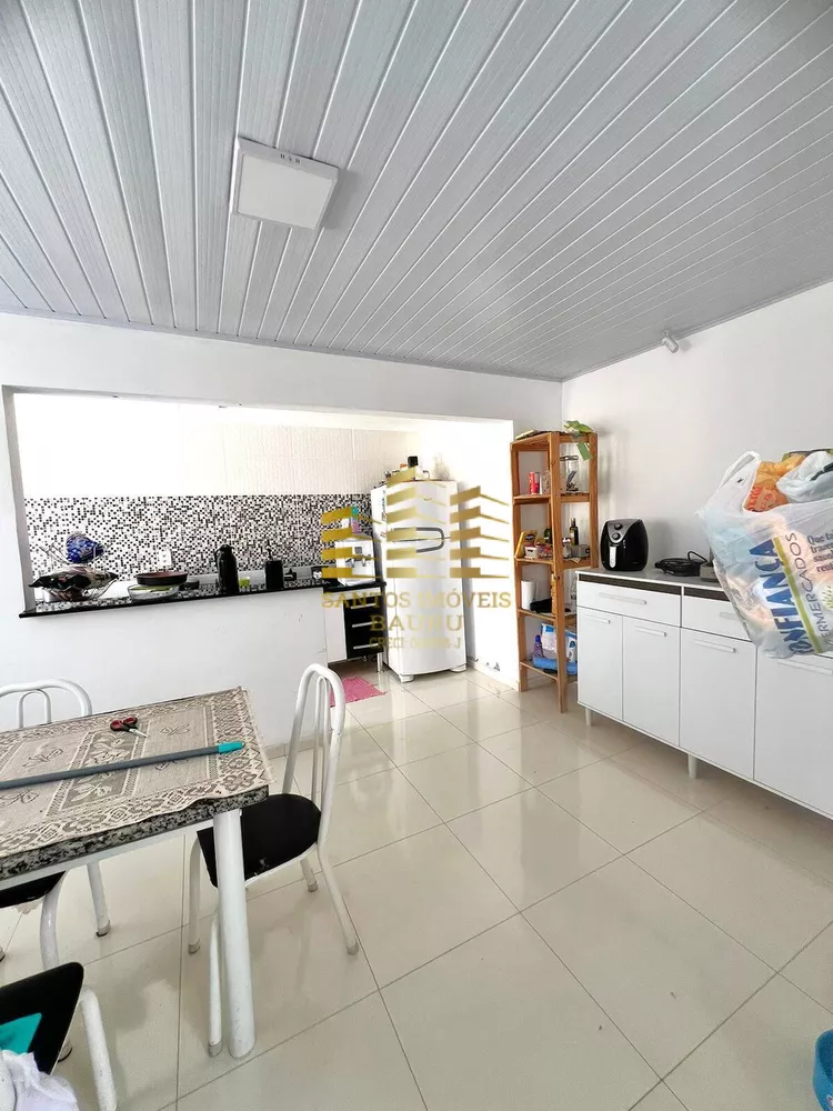 Casa à venda com 2 quartos, 160m² - Foto 2